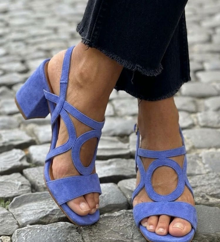 Begoña™ | Flat Sandals with Circular Detail