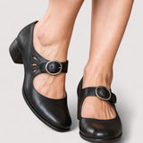 Clara - Elegant Décolleté in Eco-Leather