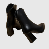 RELAXED FIT HEELS