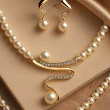 Elegant Jewellery Set with Pearls