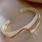 WHITE OPAL GOLD BRACELET